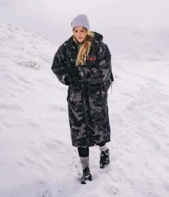 Dryrobe Advance Long Sleeve Black Camouflage - RECYCLED -Outweli Camping Shop Black Camo 8 2024x2024 278ace14 3a8f 49c4 b488 38fcf1e8fd51