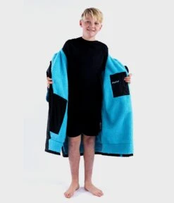 Dryrobe Advance Kids Short Sleeve BLACK BLUE 10 Dryrobe Advance Kids Short Sleeve BLACK BLUE -Outweli Camping Shop SS Black Blue 2 2024x2024 d5df1ff3 7d9a 479b 9a2b f57674f9865b