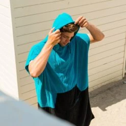 Osprey Hooded Changing Towel -Outweli Camping Shop SU4035 osprey hooded poncho Z 02