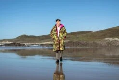 Dryrobe Advance Long Sleeve Camouflage Pink - RECYCLED 15 Dryrobe Advance Long Sleeve Camouflage Pink - RECYCLED -Outweli Camping Shop camo pink lifestyle 2 2024x2024 8263b465 acc1 4dcc a927 8683eb776ffc