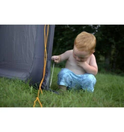 Vango Sentinel AirBeam Windbreak -Outweli Camping Shop sentinel airbeam windbreak 2