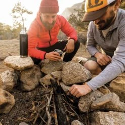 Klean Kanteen Insulated TK Pro (1000ml) Black -Outweli Camping Shop tkpro square boys campfire lifestyle 02934bf2 abcb 4b05 8fb9 f0be6285b0d2